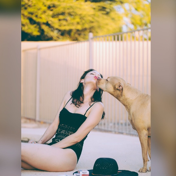 Meet your Posher, Jennifer - Picture 1 of 7